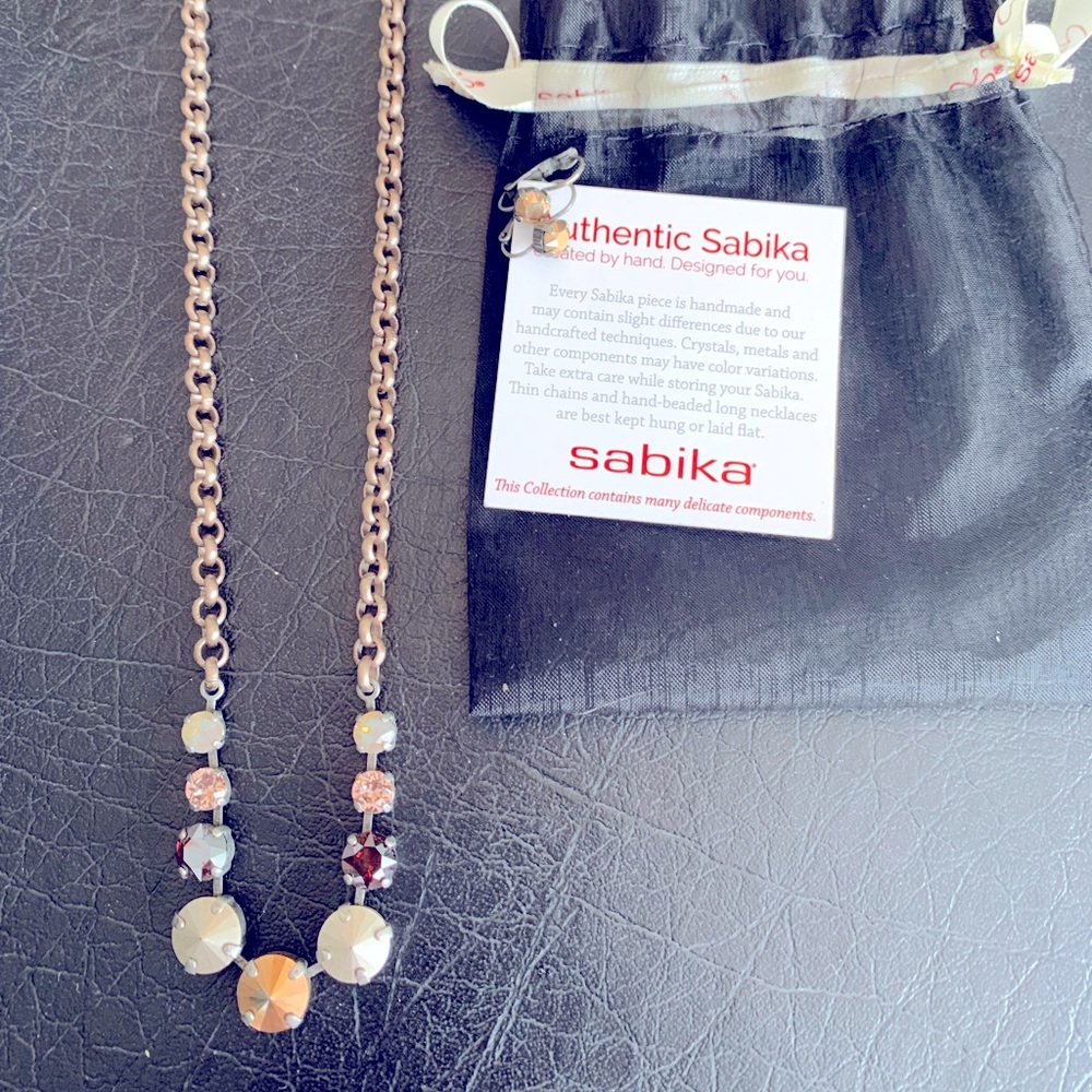 Sabika necklace and earrings